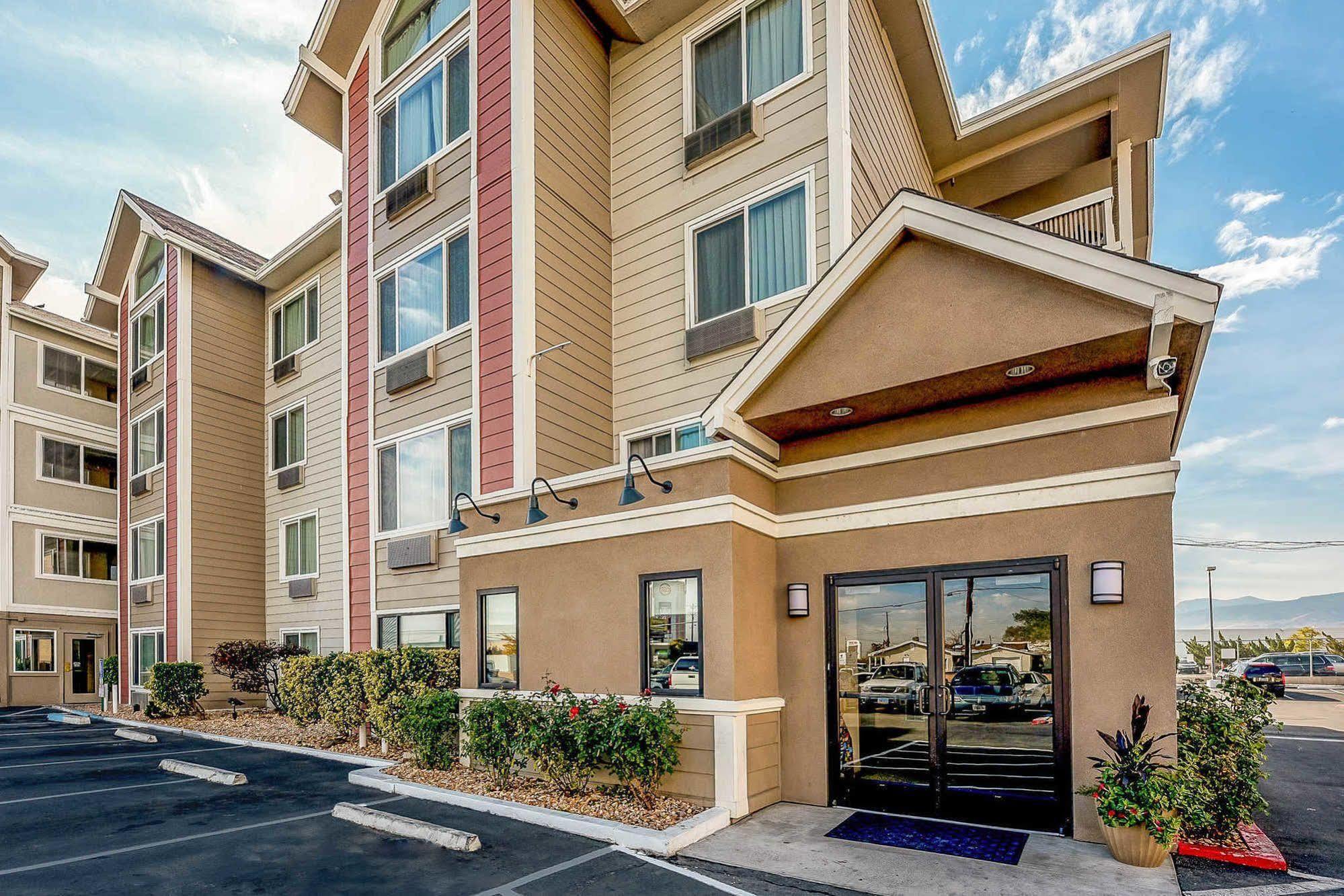 Quality Inn & Suites Reno Airport Exterior foto